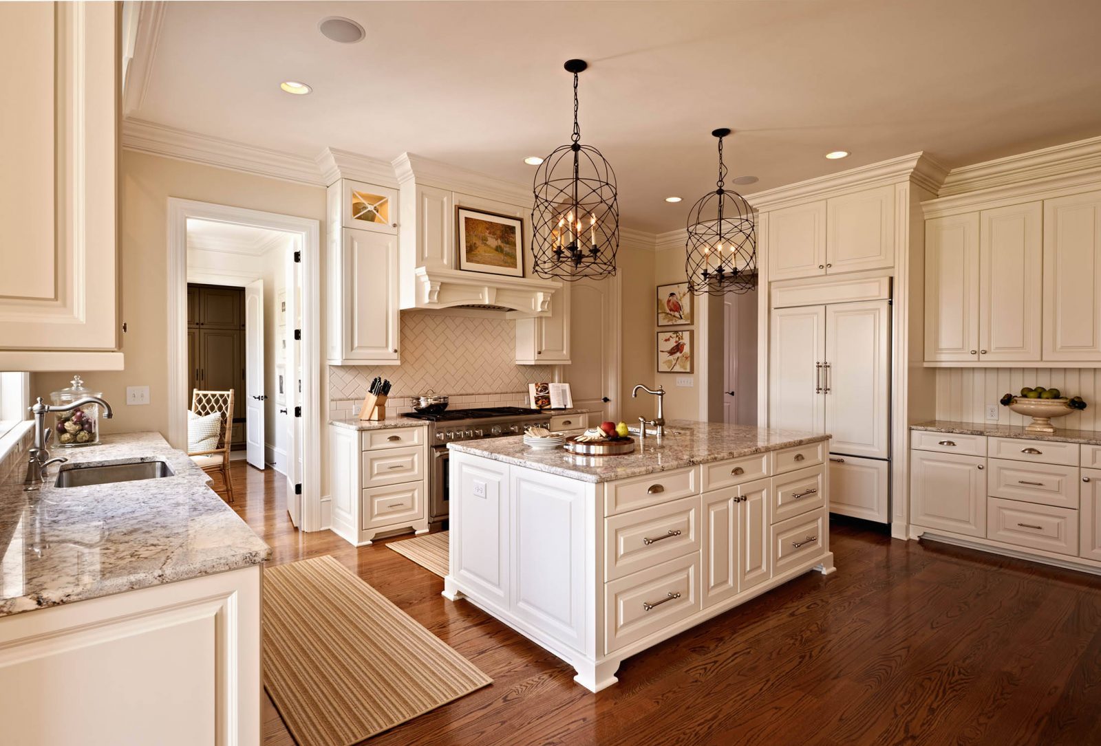 Antique White Cabinets Combinations