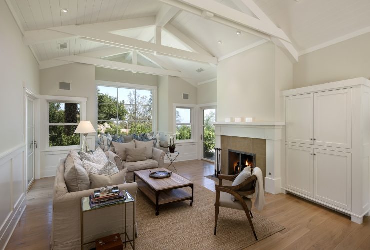 traditional living room with Pratt and Lambert Antique White 14-31 wall paint