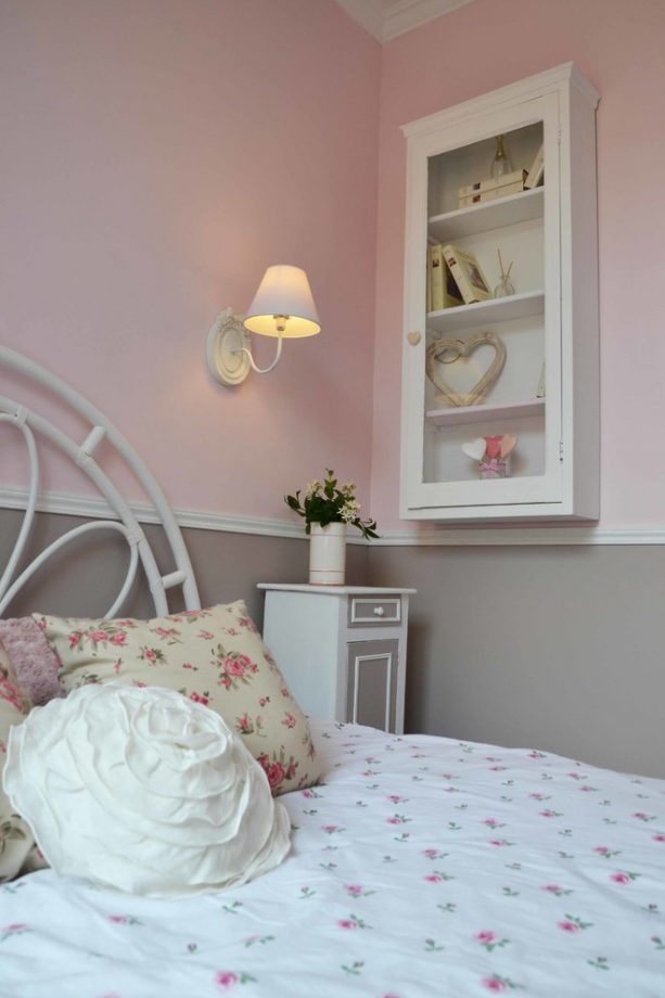 pink and grey bedroom in shabby-chic design