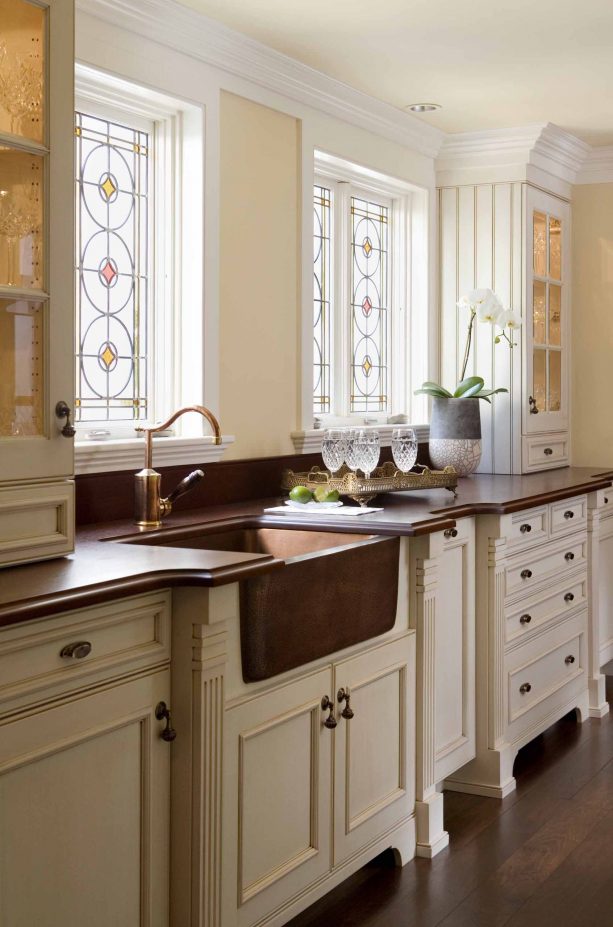 19 Stunning Off White Kitchen Cabinets, What Color Countertop Goes With Off White Cabinets