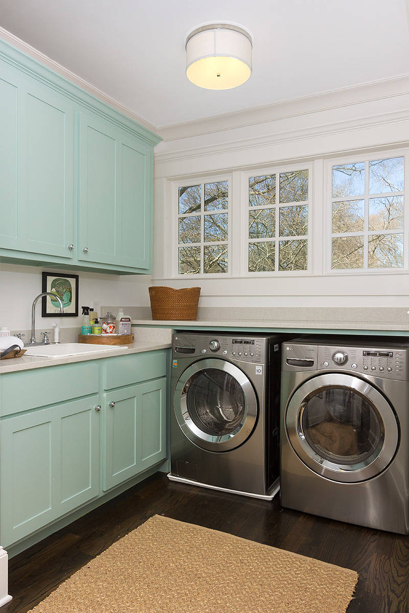 15 Most Excellent Laundry Room Colors to Make Any Washday Blissful ...