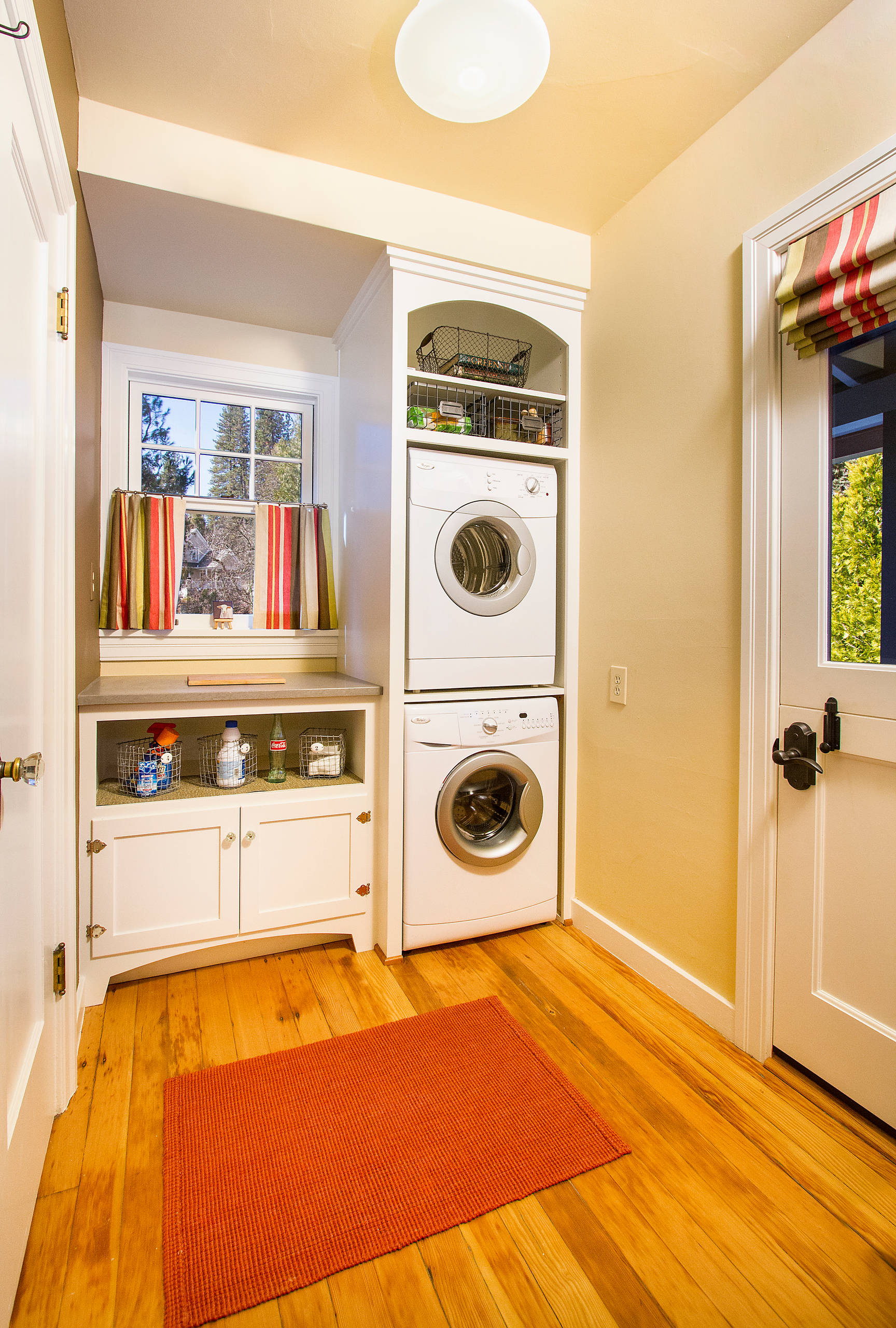 15 Most Excellent Laundry Room Colors to Make Any Washday Blissful ...