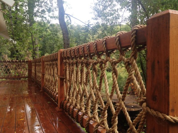 rope railing in a deck-style front porch