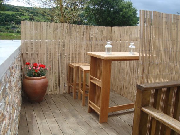 deck railing privacy screen for outdoor bar area