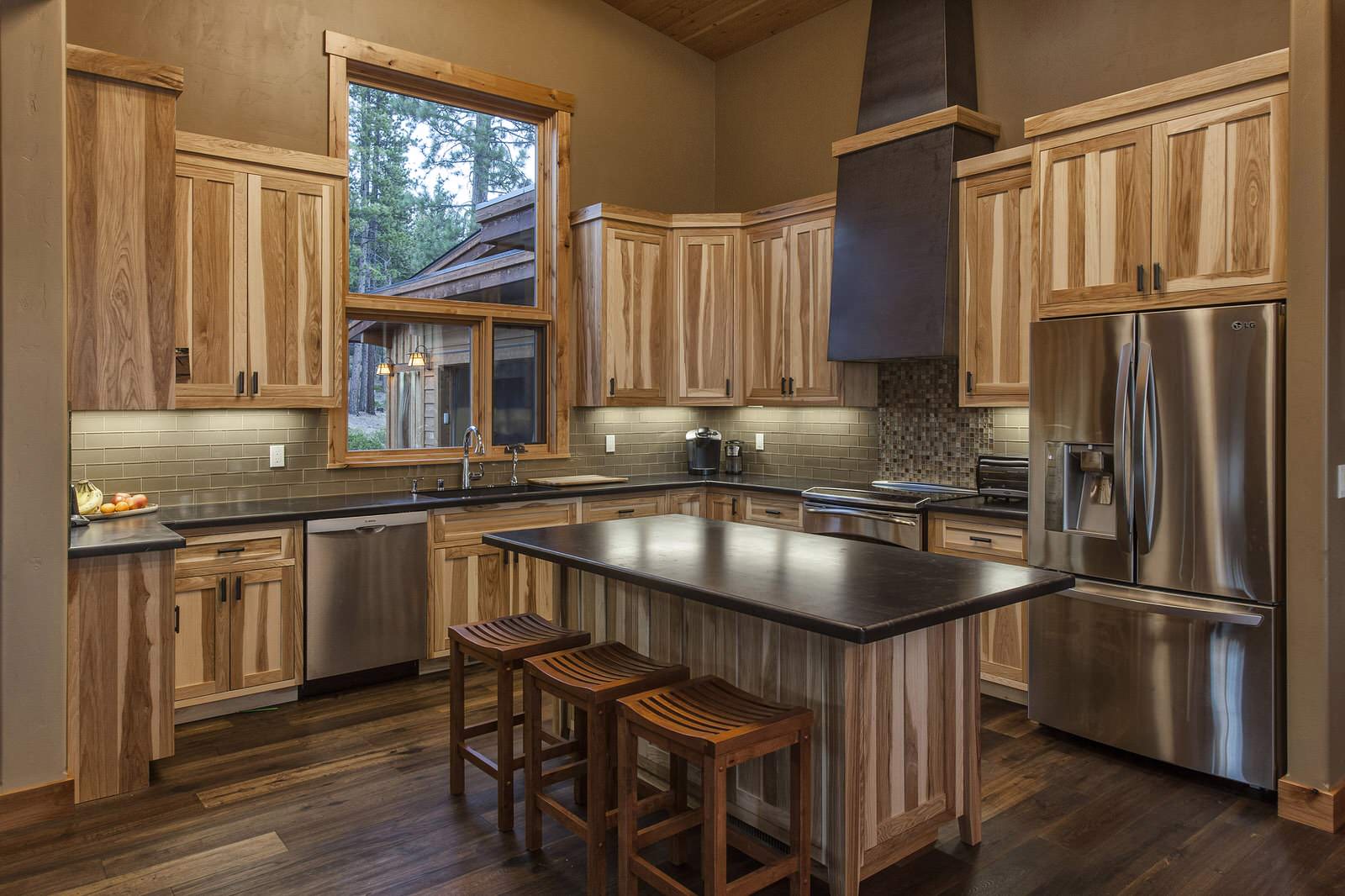 kitchen wall color with hickory cabinet