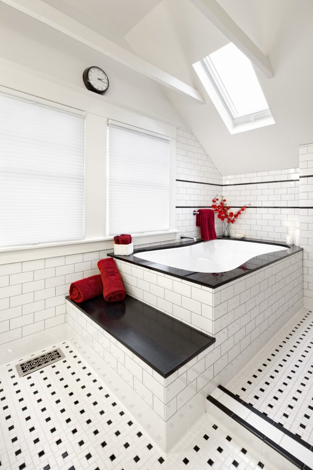 red, black, and white bathroom decor for building a romantic atmosphere
