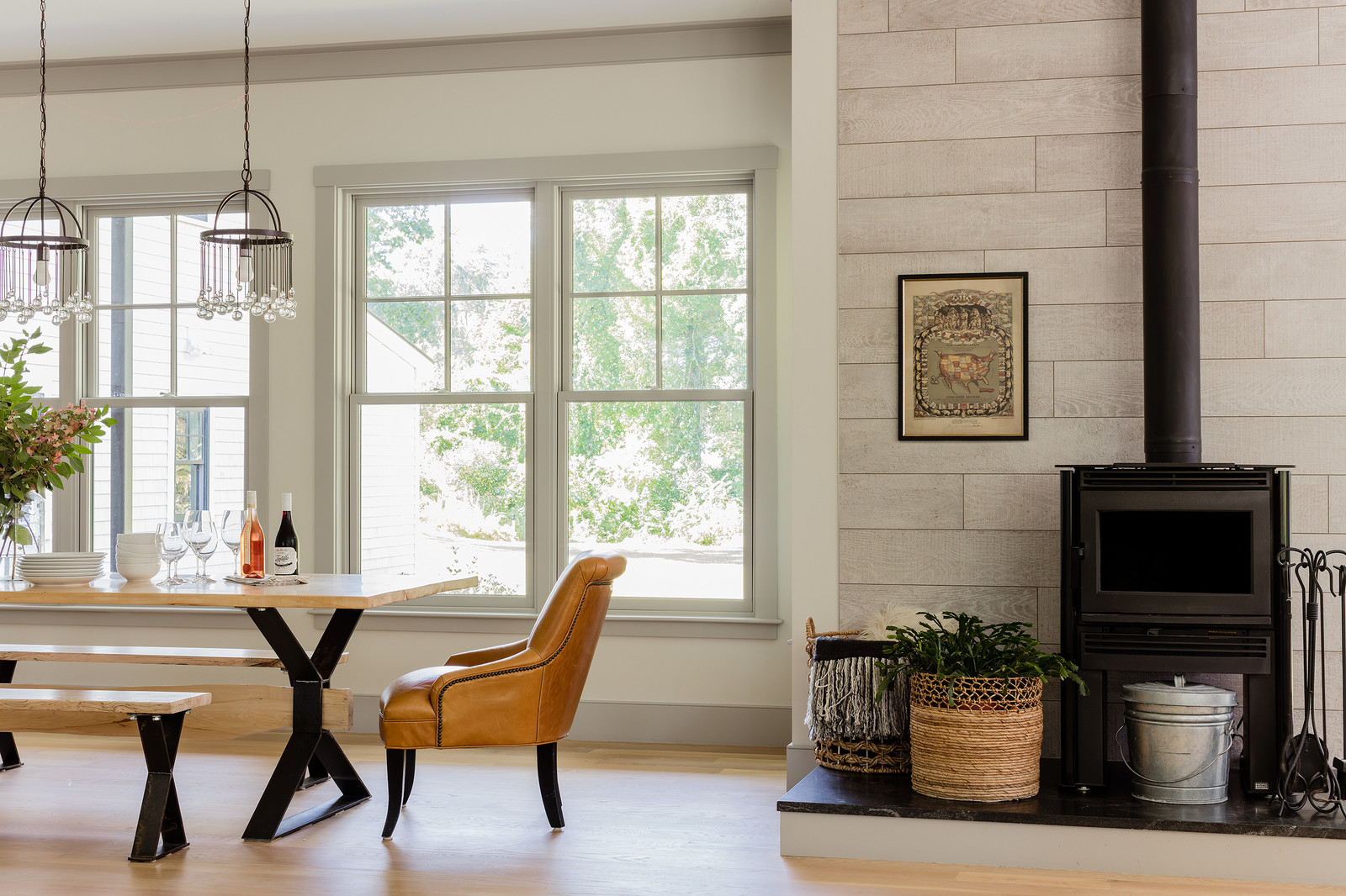 15 Amazing Ways to Use White Walls Grey Trim in Your House JimenezPhoto