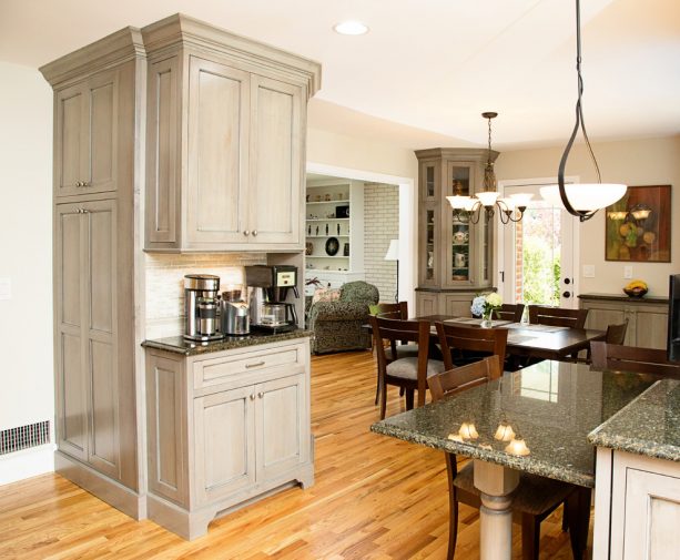 custom free-standing cabinets for a split-level kitchen remodeling
