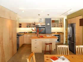 the full view of the kitchen