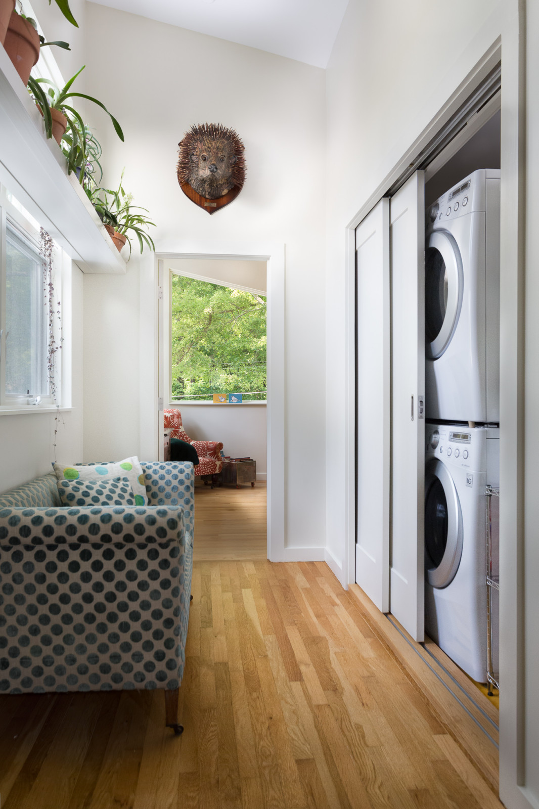 12 Unique Laundry Closet Doors for Maximizing Your Home Interior Space ...