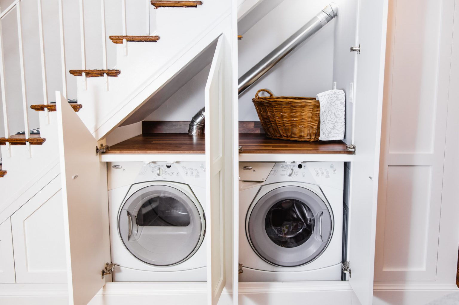 12 Unique Laundry Closet Doors for Maximizing Your Home Interior Space ...