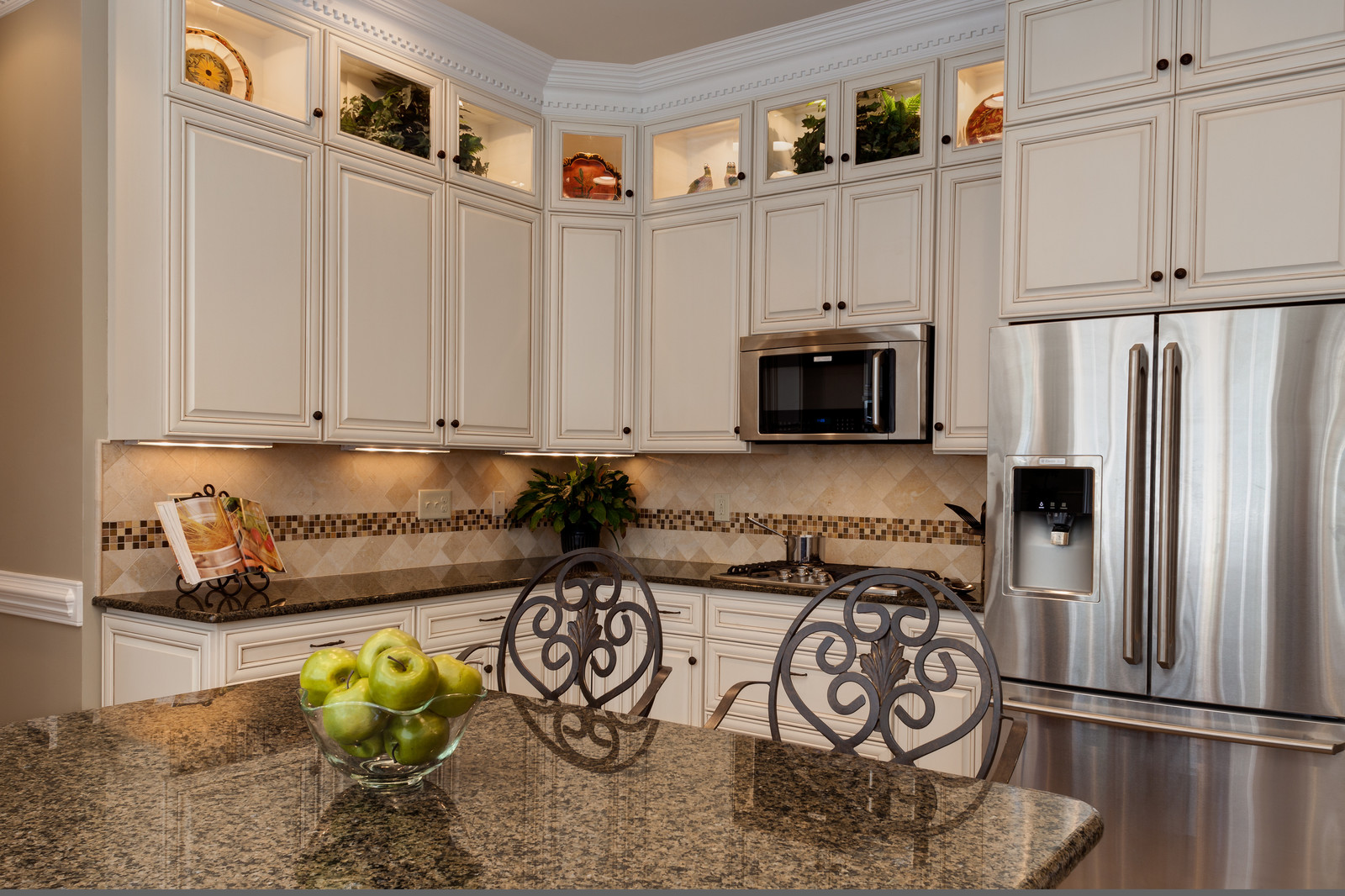 White Cabinets With Brown Granite, Pictures Of Kitchens With White Cabinets And Brown Countertops