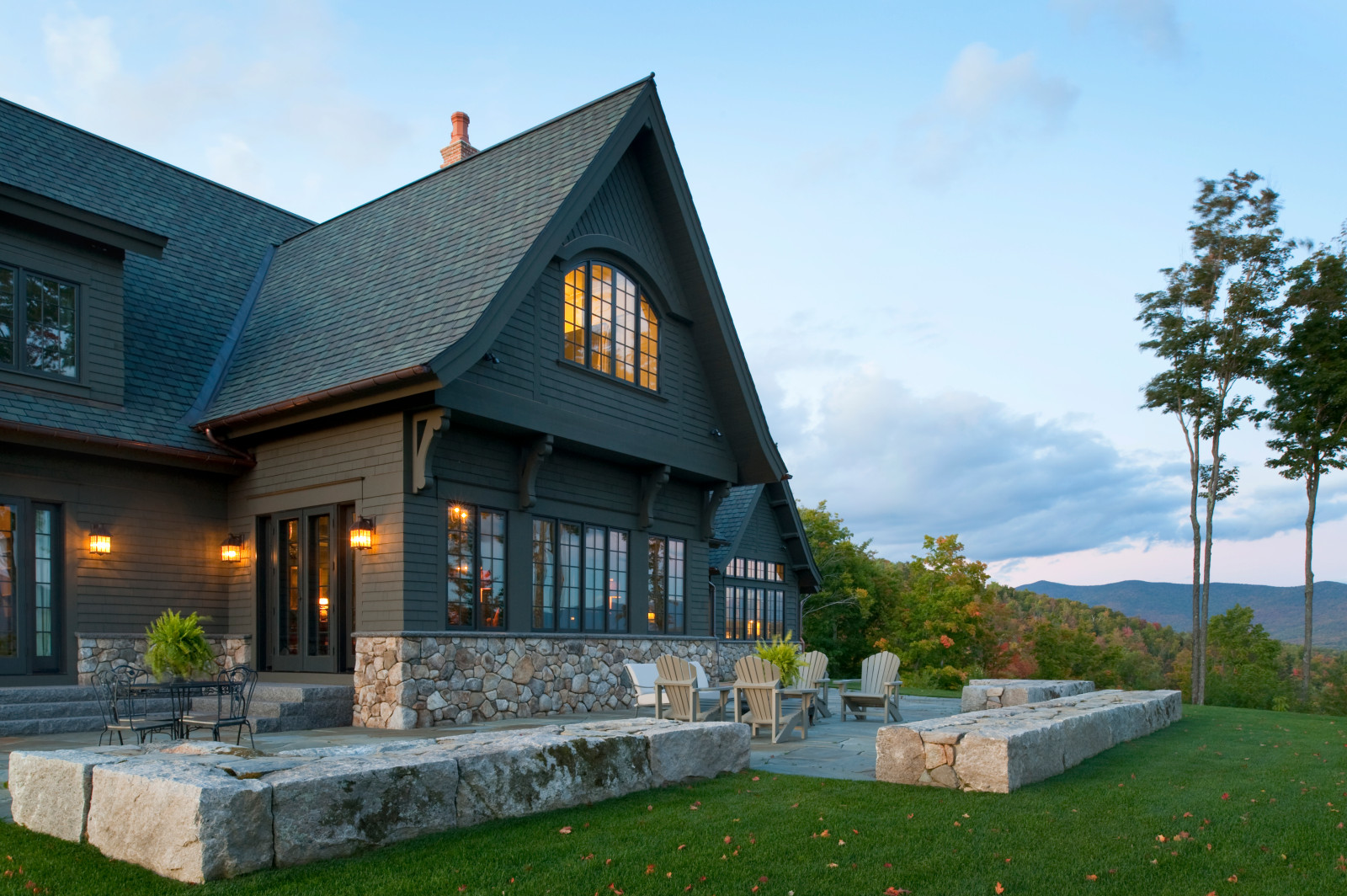 7 Most Recommended Exterior Paint Colors for Mountain Homes To Consider ...