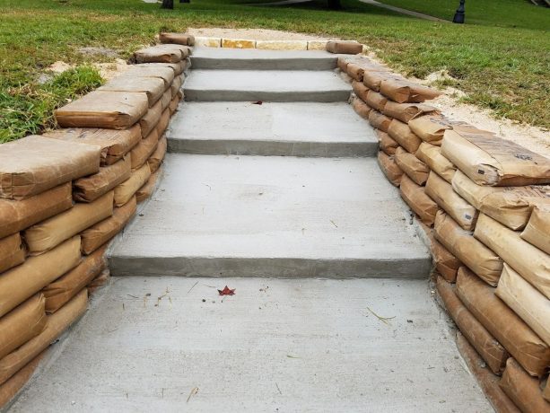 Softwood Playchip/Walkway Chip 10-30mm BSEN1177 - Available in Bulk Bags  And Loose Load