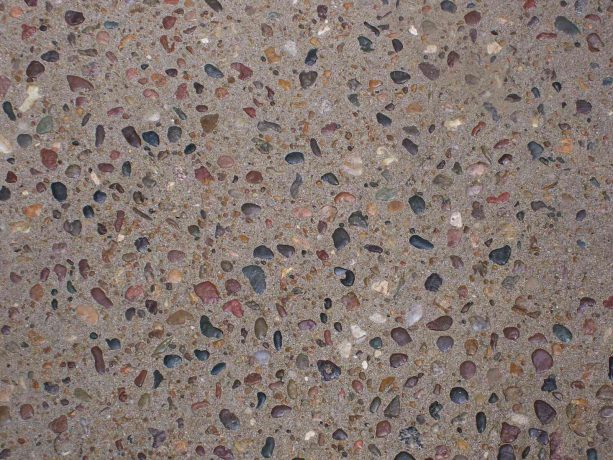 an example on how an exposed aggregate concrete surface looks like