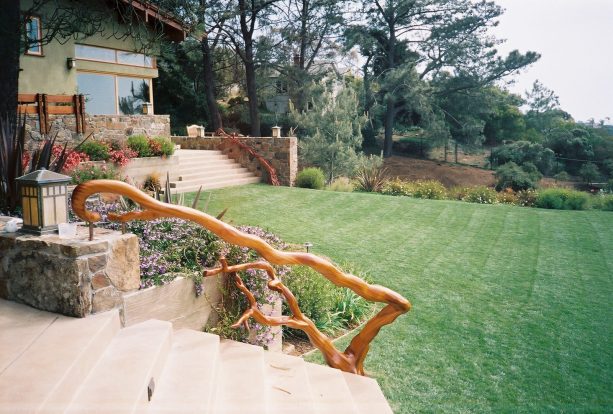 the very unique stair railing from clear-coated natural wood