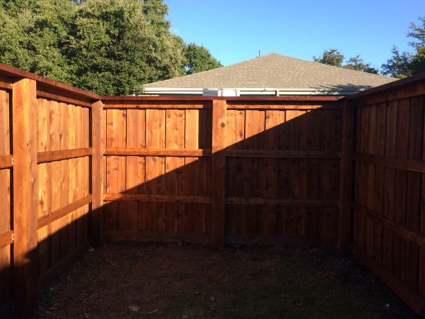how the fence with cap and trim looks like from the inner side